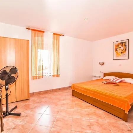 Salcinovic Гостевой дом Медулин