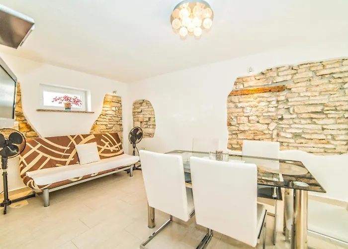 Salcinovic Gostinjska kuća 3*